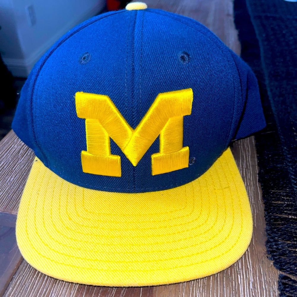 Michigan Wolverines Adidas Trefoil Yellow Navy Blue Snapback Hat Cap Adj